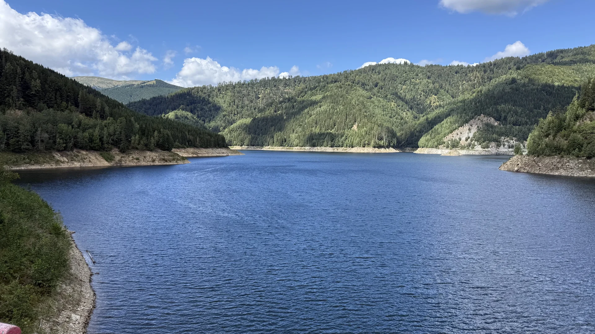 Pecineagu Dam and Lake