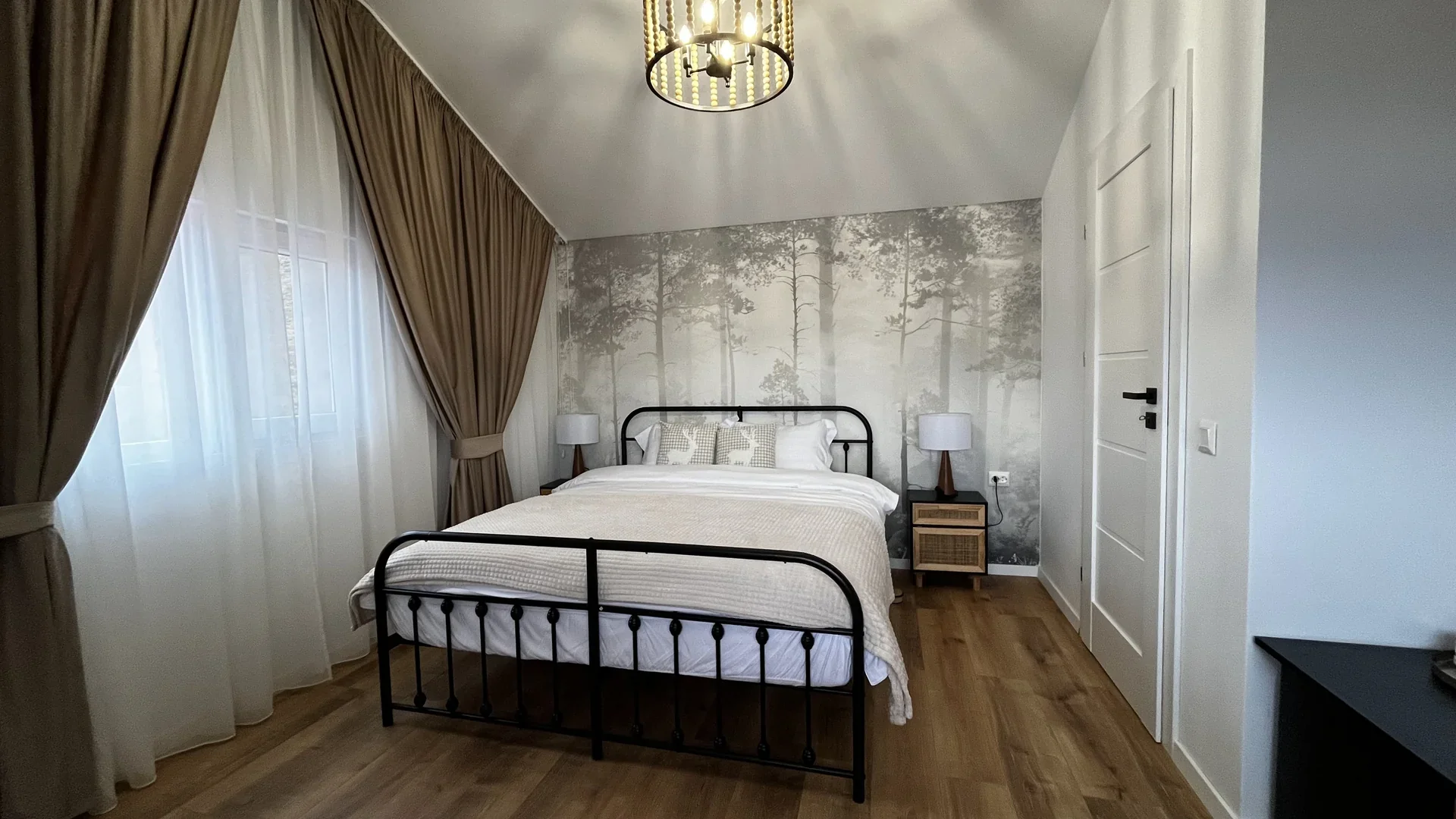 Ground floor room 2