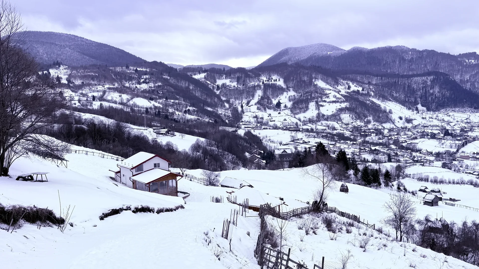 Panoramă Culoarul Rucăr-Bran ghid turistic complet